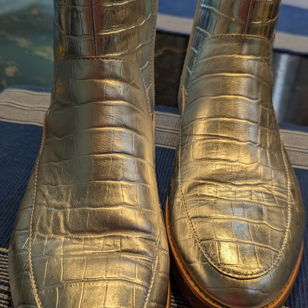Gold Crocodile Pattern Men's Boots